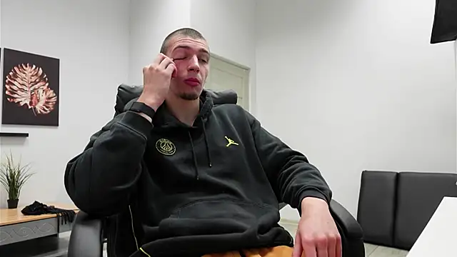 Ryan Dozer online show from 10/25/25, 07:38