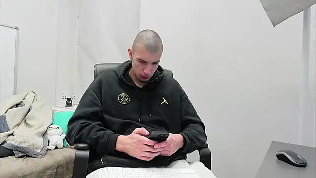 Ryan Dozer online show from 11/01/25, 06:59