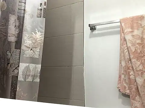 littyleesh1 online show from 09/25/25, 03:10