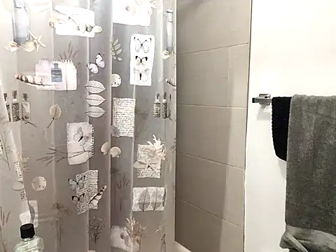 littyleesh1 online show from 11/11/25, 03:28