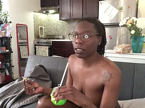 littyleesh1 online show from 03/17/26, 06:44