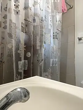 littyleesh1 online show from 04/12/26, 01:38