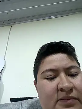 Snapshot of Noha_Whiitee chatting on 11/16/25, 01:44 Noha Whiitee online show from 11/16/25, 01:44