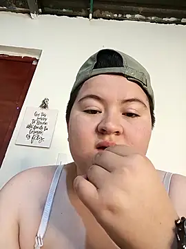 Snapshot of Noha_Whiitee chatting on 11/28/25, 02:47 Noha Whiitee online show from 11/28/25, 02:47