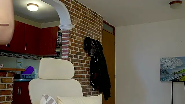 Snapshot of boream chatting on 09/17/25, 12:07 boream online show from 09/17/25, 12:07