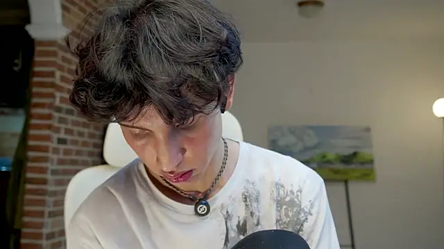 Snapshot of boream chatting on 09/19/25, 11:00 boream online show from 09/19/25, 11:00