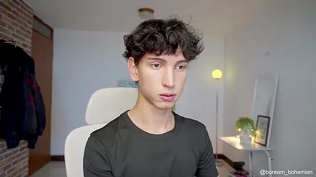 Snapshot of boream chatting on 10/01/25, 11:38 boream online show from 10/01/25, 11:38