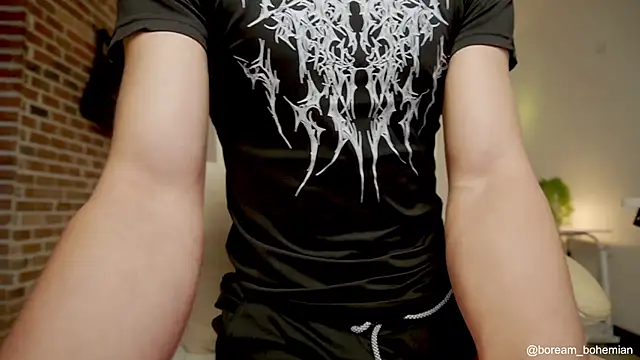 Snapshot of boream chatting on 10/14/25, 11:22 boream online show from 10/14/25, 11:22