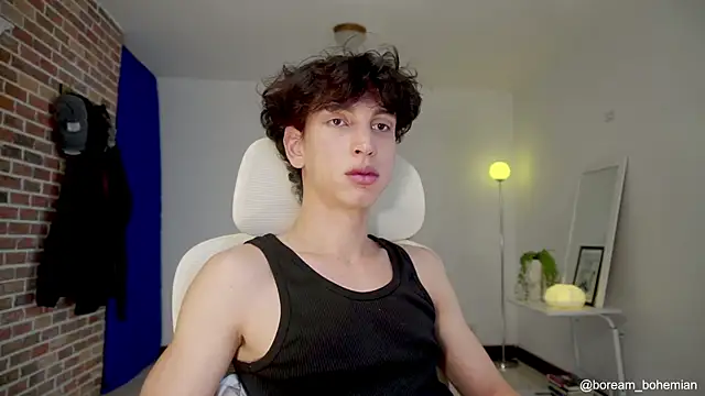 Snapshot of boream chatting on 11/13/25, 11:42 boream online show from 11/13/25, 11:42