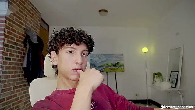 Snapshot of boream chatting on 11/18/25, 12:20 boream online show from 11/18/25, 12:20