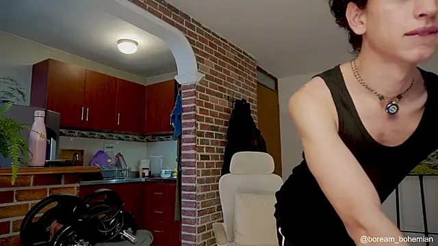 Snapshot of boream chatting on 11/24/25, 12:27 boream online show from 11/24/25, 12:27