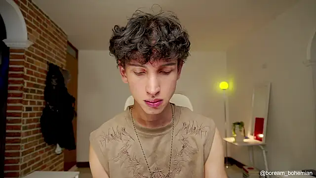 Snapshot of boream chatting on 01/13/26, 01:05 boream online show from 01/13/26, 01:05