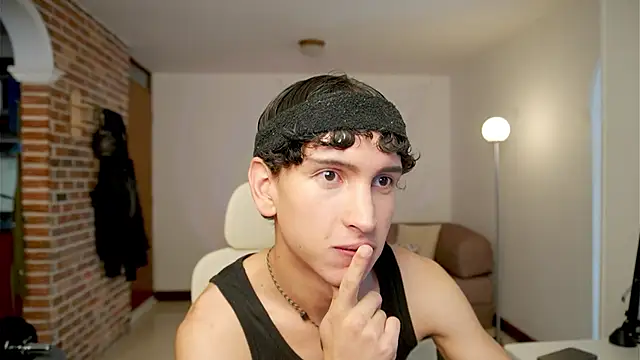 Snapshot of boream chatting on 03/10/26, 02:00 boream online show from 03/10/26, 02:00