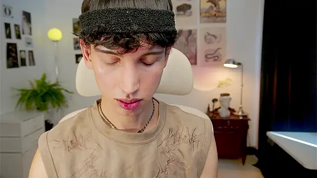 Snapshot of boream chatting on 03/24/26, 02:55 boream online show from 03/24/26, 02:55