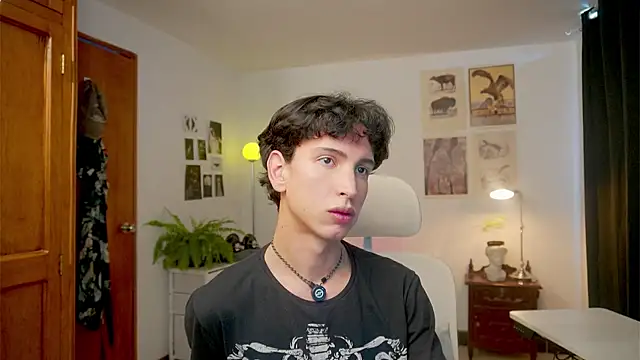 Snapshot of boream chatting on 03/25/26, 01:39 boream online show from 03/25/26, 01:39