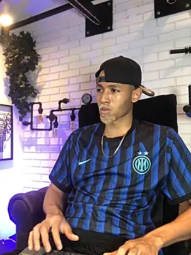 Snapshot of B_Wild chatting on 09/27/25, 03:55 B Wild online show from 09/27/25, 03:55