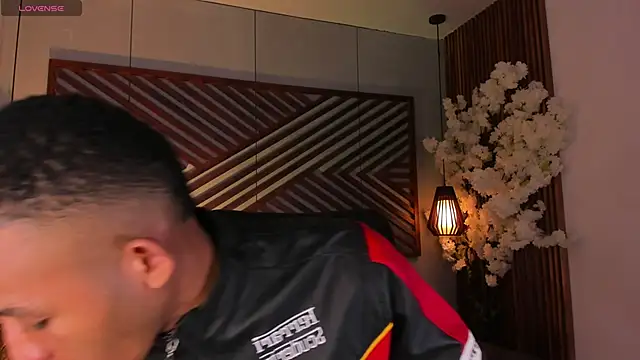 Snapshot of B_Wild chatting on 11/06/25, 03:29 B Wild online show from 11/06/25, 03:29