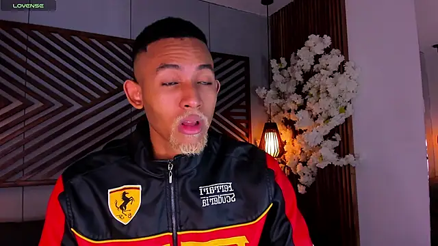 Snapshot of B_Wild chatting on 11/18/25, 03:12 B Wild online show from 11/18/25, 03:12