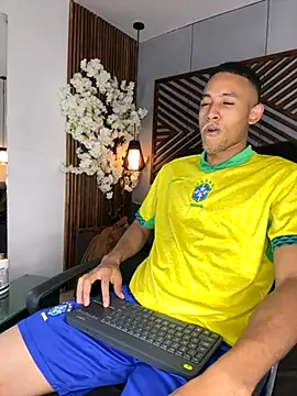 Snapshot of B_Wild chatting on 11/22/25, 03:49 B Wild online show from 11/22/25, 03:49