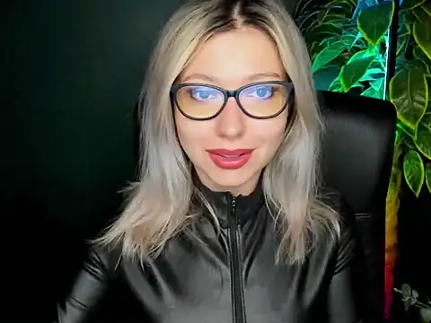 loveHeidi online show from 09/15/25, 04:23