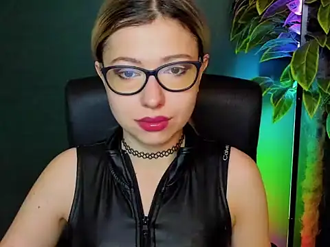 loveHeidi online show from 12/04/25, 05:39