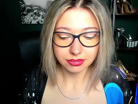 Snapshot of loveHeidi chatting on 07/30/26, 04:33 loveHeidi online show from 07/30/26, 04:33
