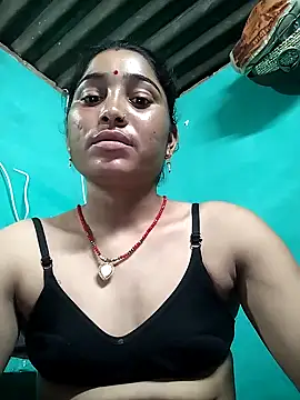 Snapshot of Hot_cupal chatting on 10/04/25, 08:23 Hot cupal online show from 10/04/25, 08:23