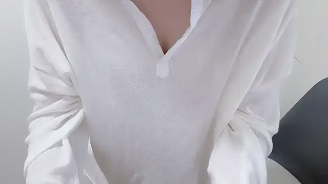 Snapshot of Queen_ww chatting on 10/30/25, 05:42 Queen ww online show from 10/30/25, 05:42