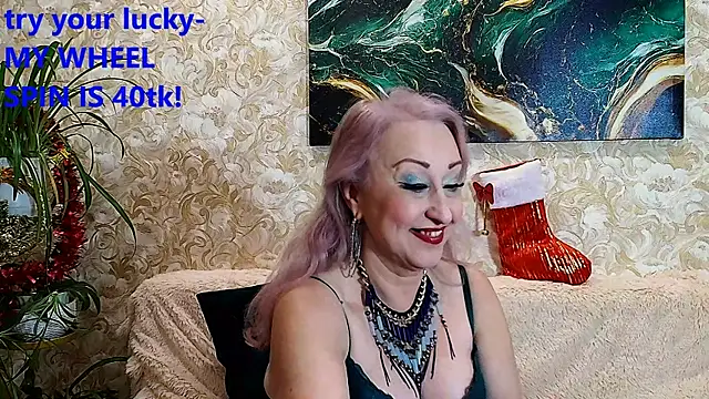  Sara  Smith  online show from 12/22/25, 07:38