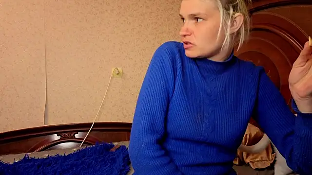 SaraSnow  online show from 04/11/26, 08:35