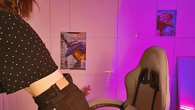 Yoka paradoXXX online show from 03/04/26, 09:15