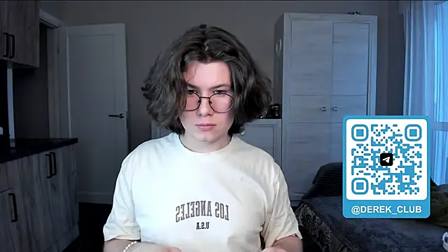 Snapshot of Derek_Shameless chatting on 04/25/26, 04:26 Derek Shameless online show from 04/25/26, 04:26