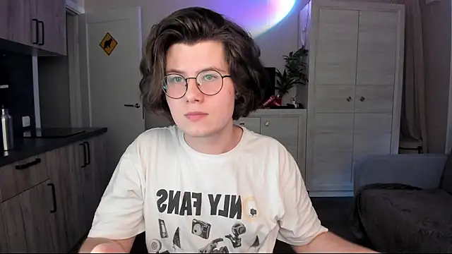 Snapshot of Derek_Shameless chatting on 06/25/26, 06:34 Derek Shameless online show from 06/25/26, 06:34