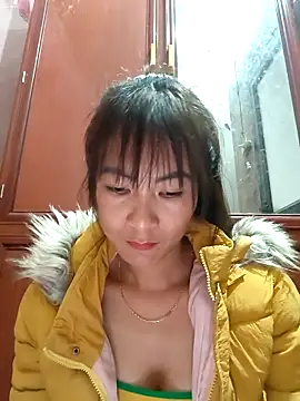 Yumyum kiw online show from 12/17/25, 03:01