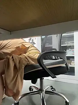 Snapshot of xiaonan- chatting on 09/20/25, 12:22 xiaonan- online show from 09/20/25, 12:22