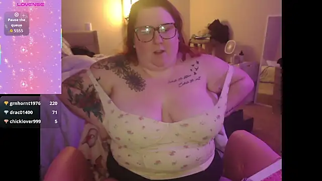 brookenicole3003 online show from 11/11/25, 10:32