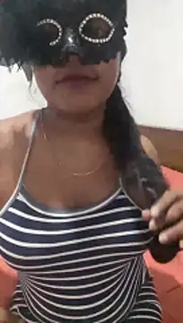 Snapshot of vinushi chatting on 10/26/25, 02:17 vinushi online show from 10/26/25, 02:17