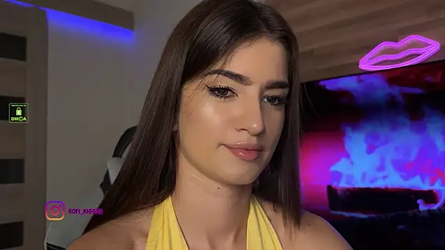 Snapshot of SofI-Play chatting on 09/17/25, 07:48 SofI-Play online show from 09/17/25, 07:48