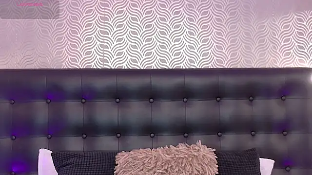 Snapshot of NaiaraMasson_ chatting on 07/01/26, 11:56 NaiaraMasson online show from 07/01/26, 11:56