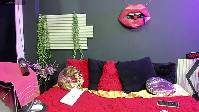 kinky momm online show from 06/19/26, 04:33