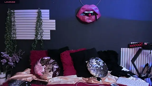 kinky momm online show from 07/06/26, 02:36