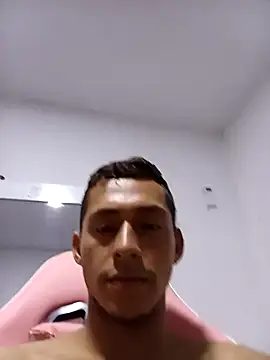 Snapshot of Boy_hot- chatting on 09/15/25, 05:18 Boy hot- online show from 09/15/25, 05:18