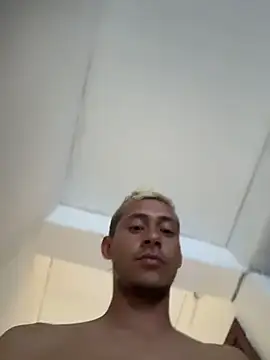 Boy hot- online show from 04/04/26, 07:33