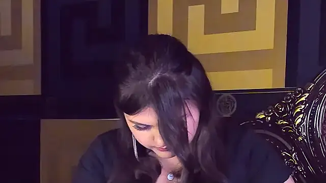 UR BELLA online show from 10/10/25, 03:55