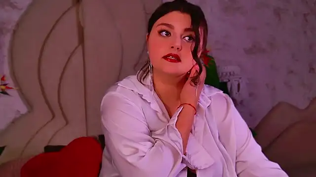 UR BELLA online show from 10/14/25, 06:47