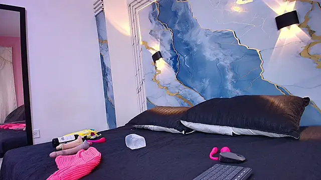 Evelin thompsson online show from 09/25/25, 03:10