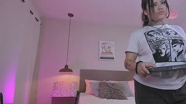 Katyrousee online show from 02/21/26, 07:04