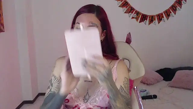 Maddy Vicius19 online show from 10/19/25, 08:42