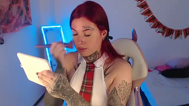 Maddy Vicius19 online show from 10/26/25, 09:10