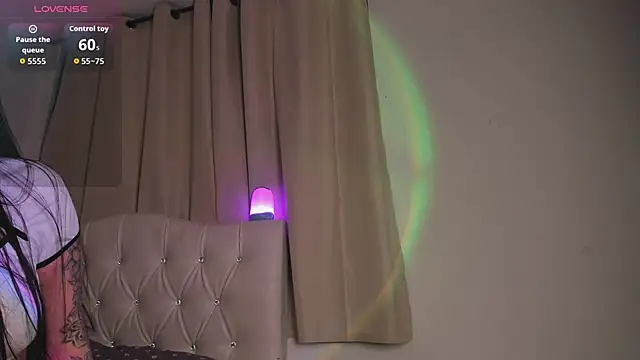 Snapshot of Mia_sky_1 chatting on 09/15/25, 10:10 Mia sky 1 online show from 09/15/25, 10:10